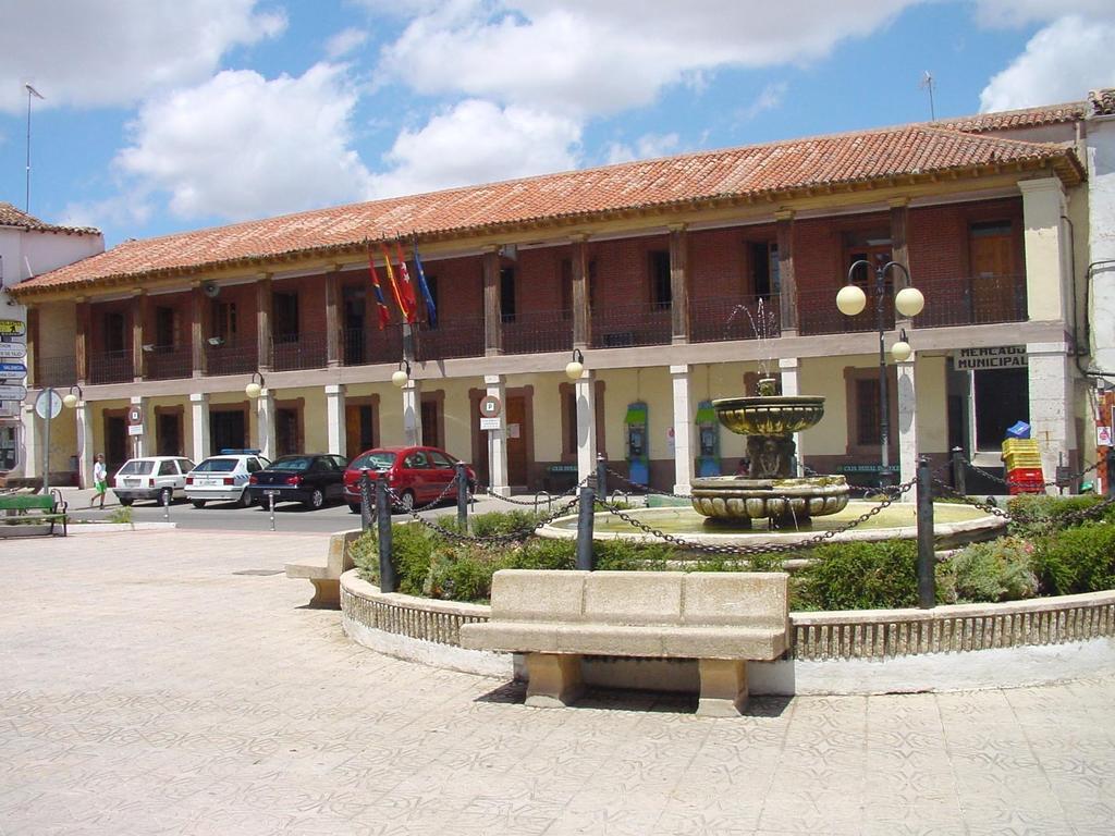Hostal Gastrobar Carmelo Villarejo de Salvanés 外观 照片