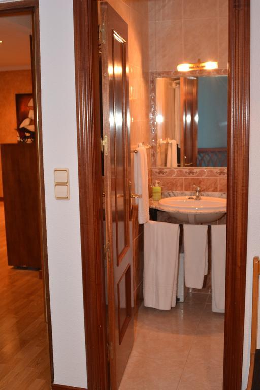 Hostal Gastrobar Carmelo Villarejo de Salvanés 外观 照片
