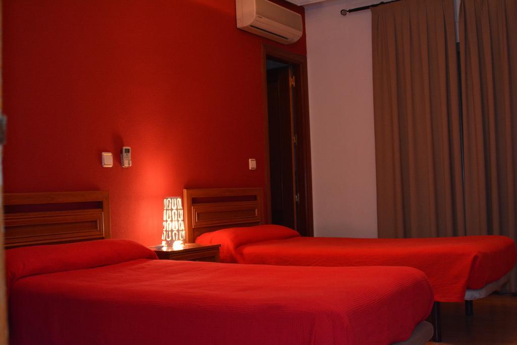 Hostal Gastrobar Carmelo Villarejo de Salvanés 外观 照片