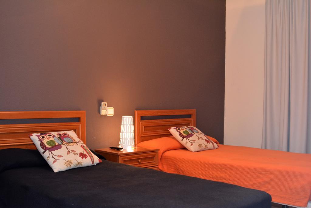 Hostal Gastrobar Carmelo Villarejo de Salvanés 外观 照片